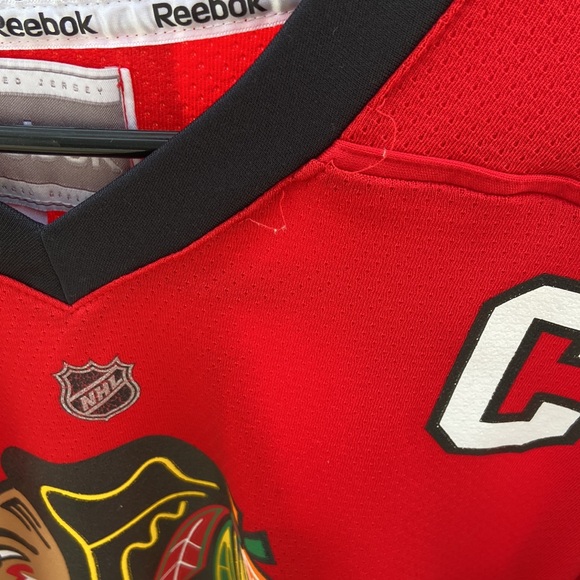Rebok Chicago Blackhawks Toews Jersey Used - Picture 7 of 14